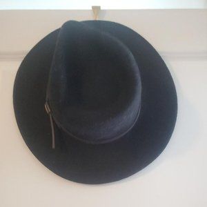 Black sleek beautiful brim hat